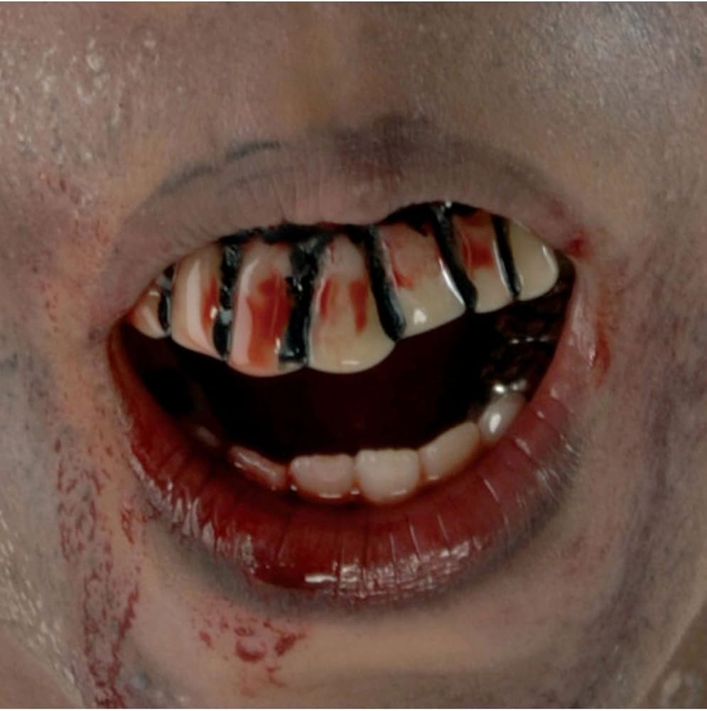 ZOMBIE BLOODY TEETH
